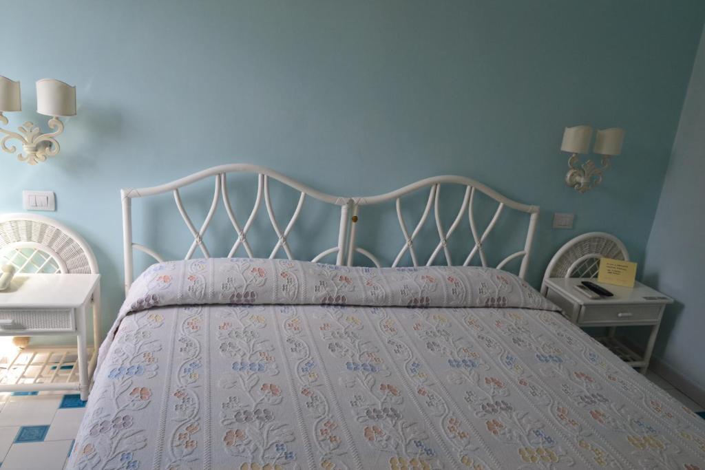 Hotel La Lampara Golfo Aranci Quarto foto